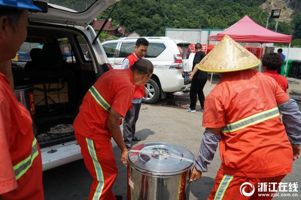 榮譽時刻！拉杜卡努被英國國王授予MBE勛章